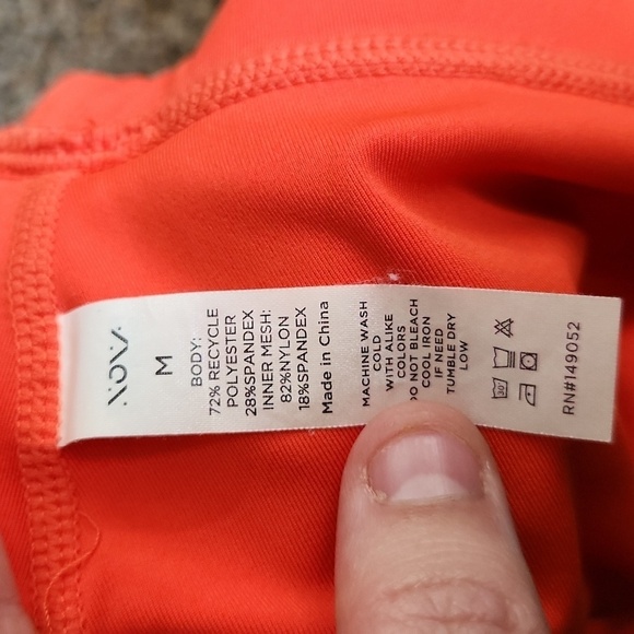 Orange sports bra, size medium - Picture 4 of 4